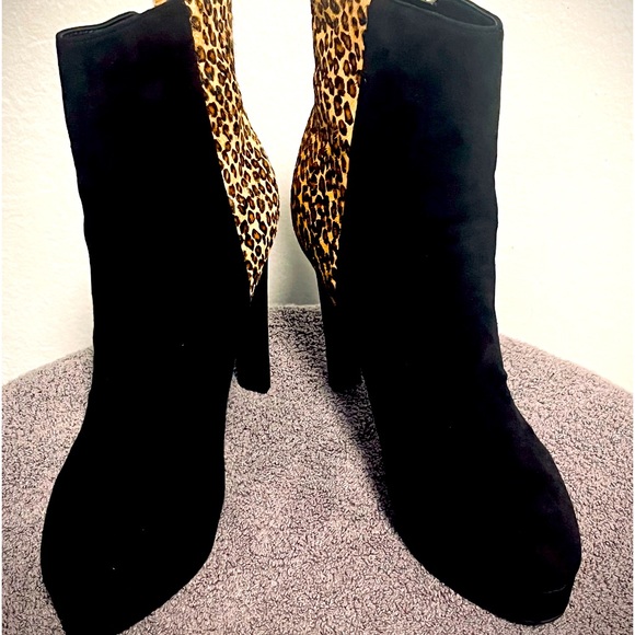 Women’s Guess Black Multi Fabric (leopard) High Heel Booties - Picture 1 of 10